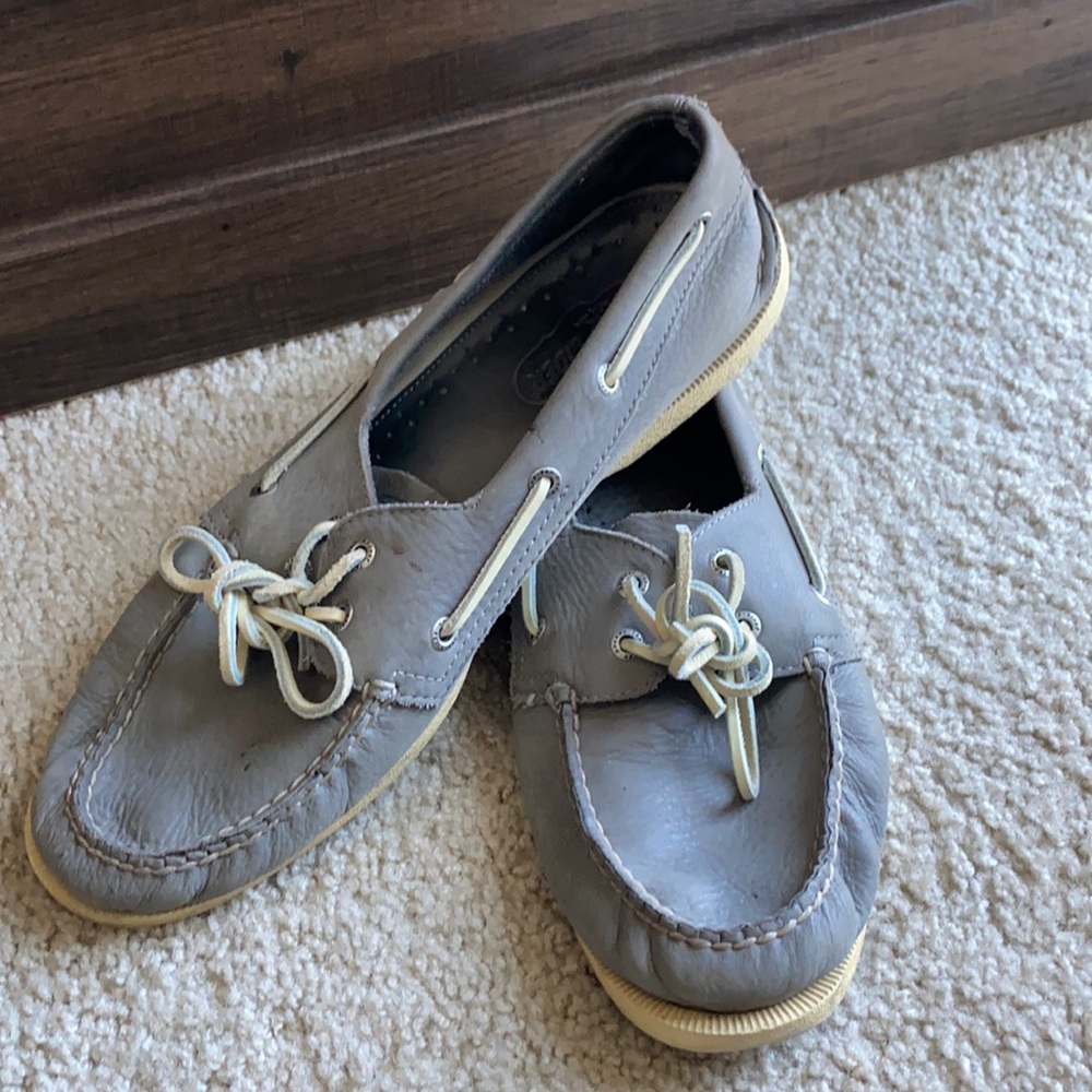 Gray leather Sperry Topsiders